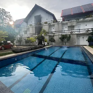 Royal Crown Residency Отель